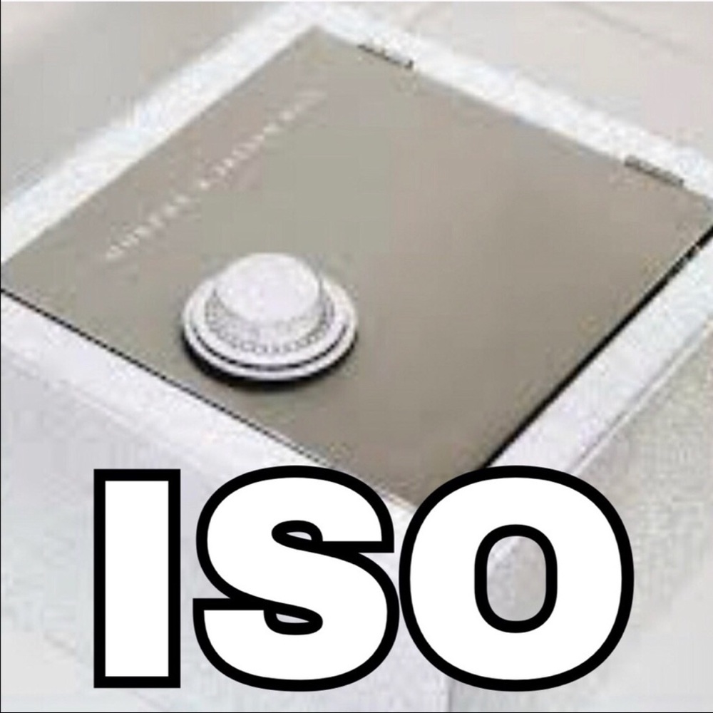 Jaclyn Hill Vault, ISO